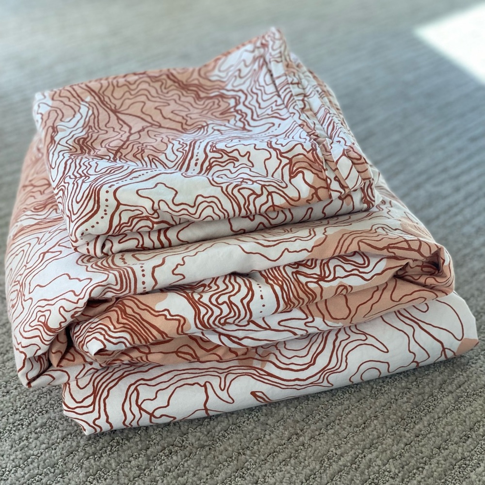 Brooklinen king sized sheet set in luxe core